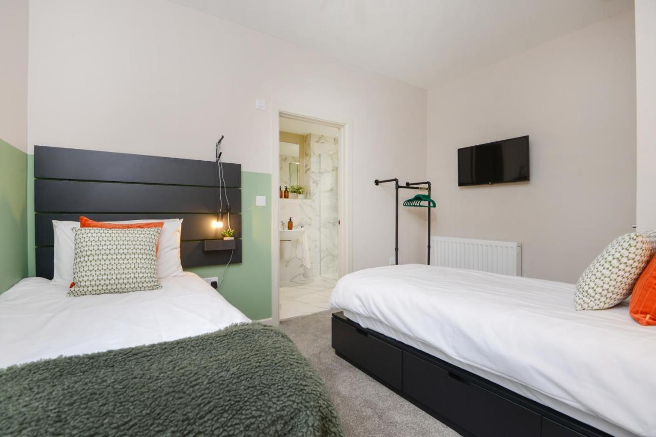 Three - Free Private Car Park - Sleeps 6 - 3 Shower - By Ocean Retreats Apartment Plymouth