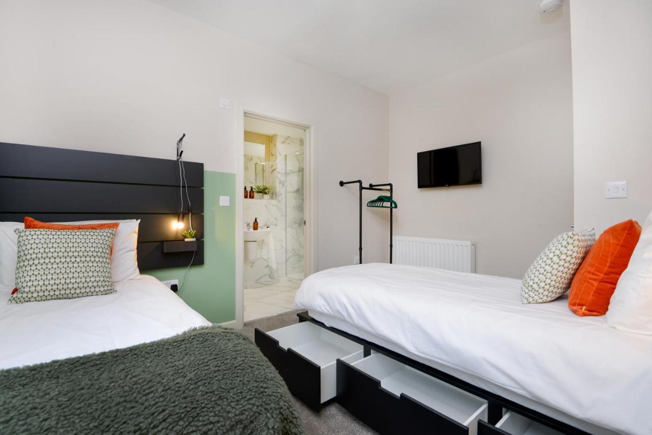 Three - Free Private Car Park - Sleeps 6 - 3 Shower - By Ocean Retreats * Plymouth