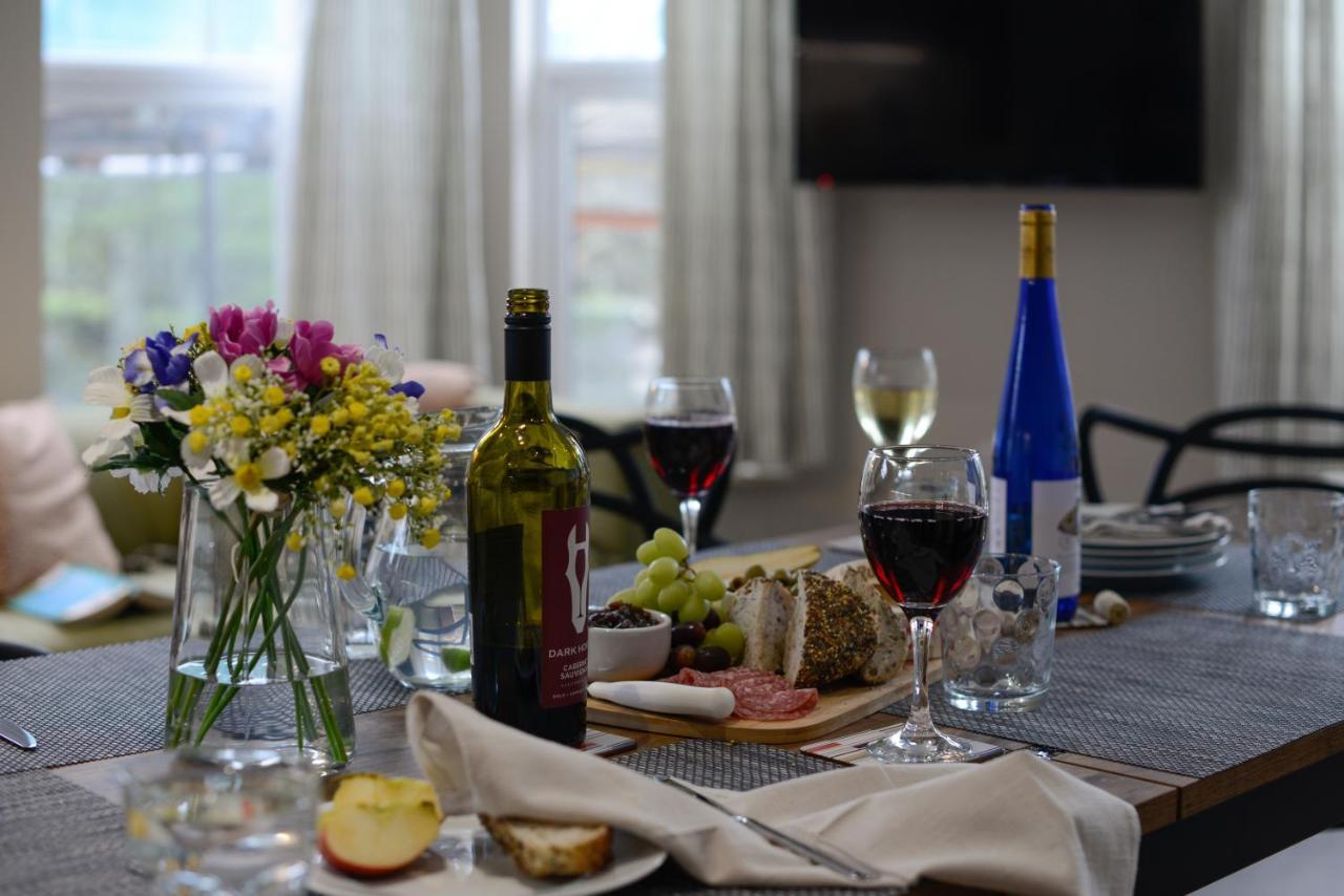 Three - Free Private Car Park - Sleeps 6 - 3 Shower - By Ocean Retreats
