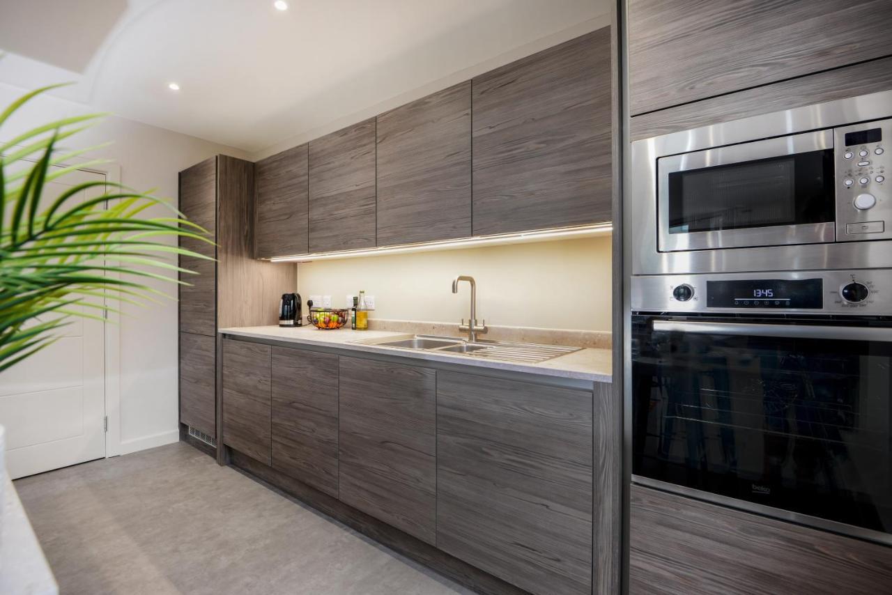 Three - Free Private Car Park - Sleeps 6 - 3 Shower - By Ocean Retreats * Plymouth