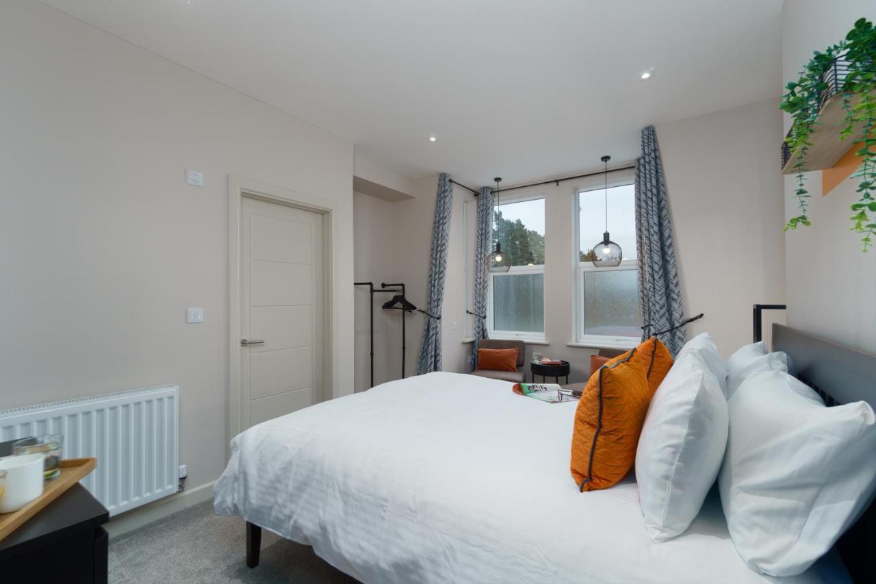 Three - Free Private Car Park - Sleeps 6 - 3 Shower - By Ocean Retreats Apartment Plymouth